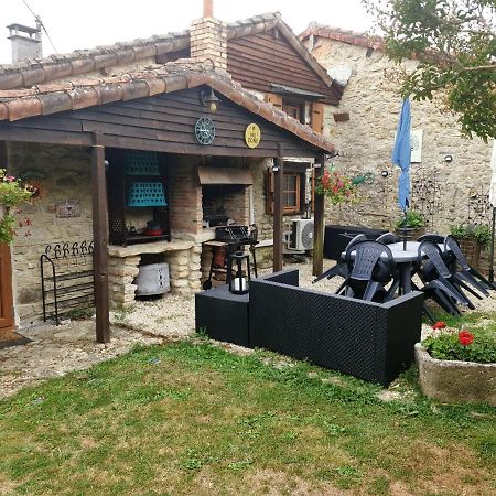 Chocolate Box Cottage Parzac Bagian luar foto
