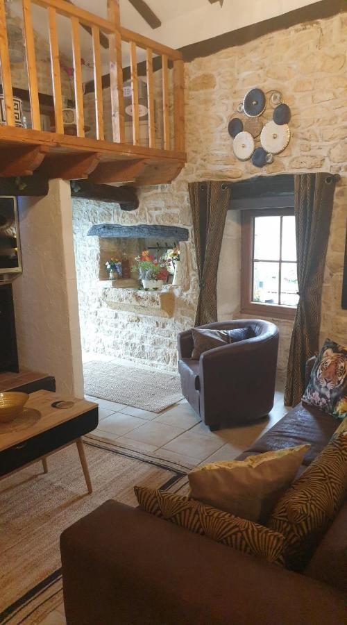 Chocolate Box Cottage Parzac Bagian luar foto