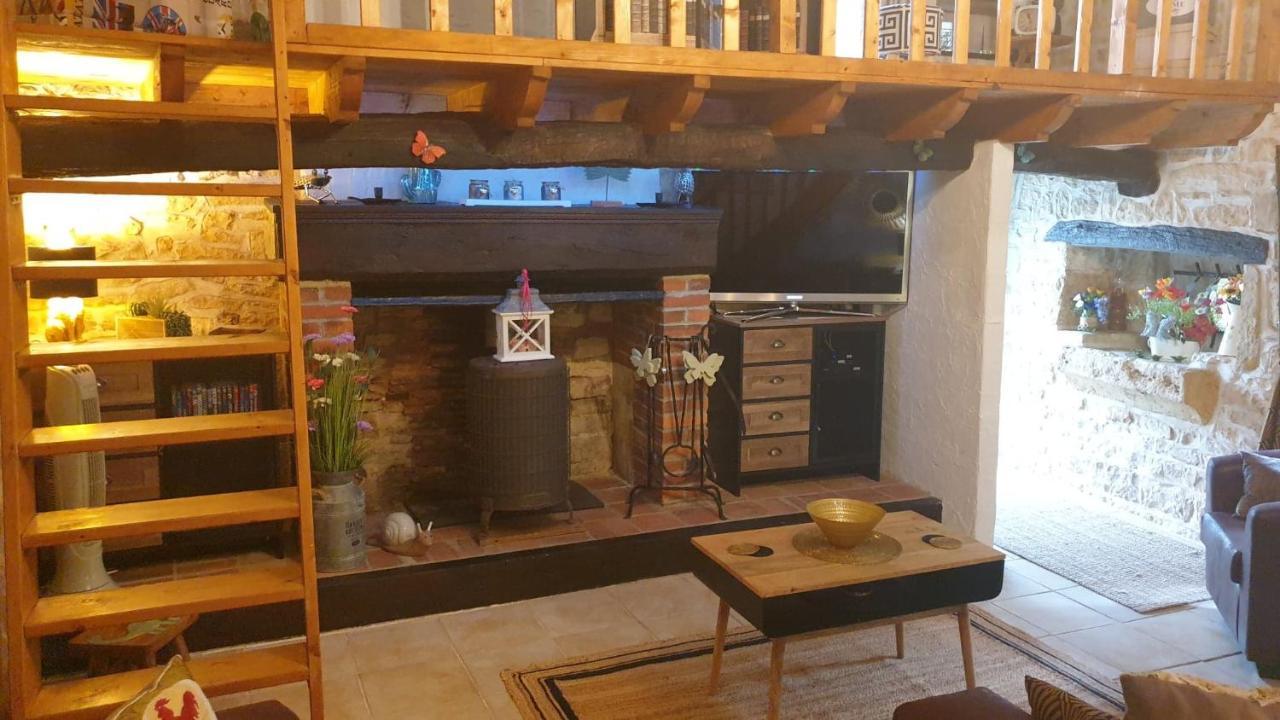 Chocolate Box Cottage Parzac Bagian luar foto