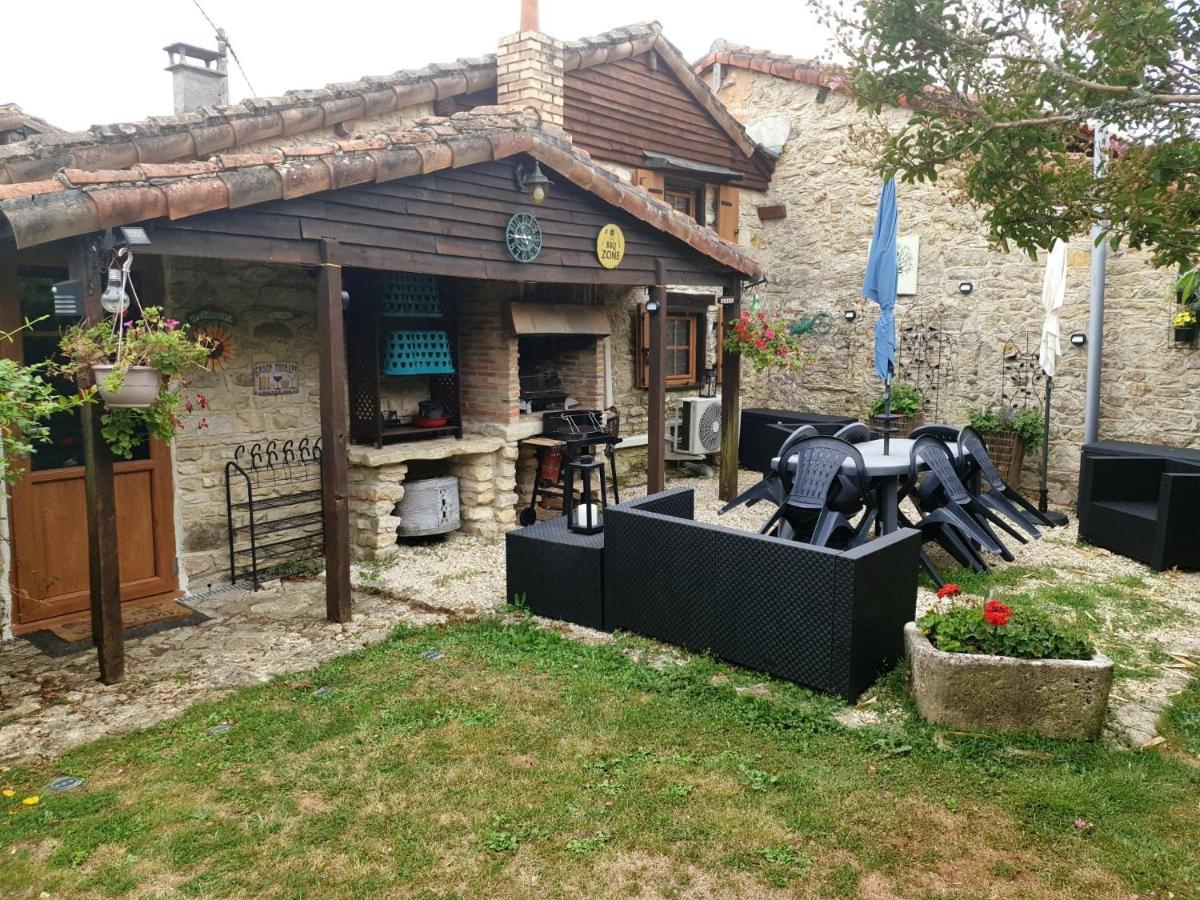 Chocolate Box Cottage Parzac Bagian luar foto
