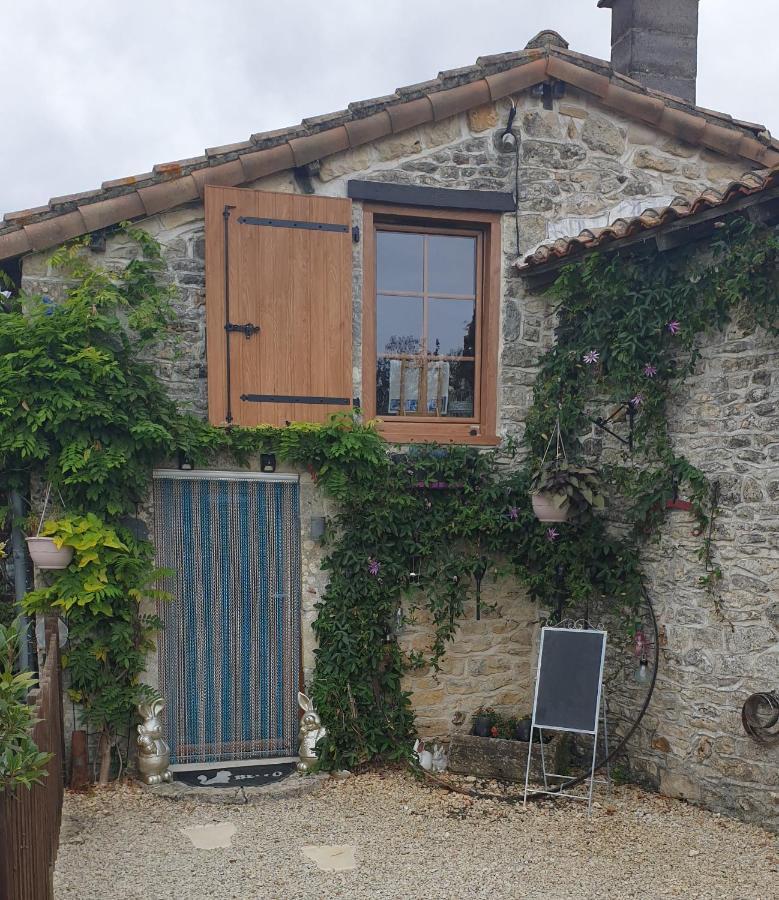 Chocolate Box Cottage Parzac Bagian luar foto